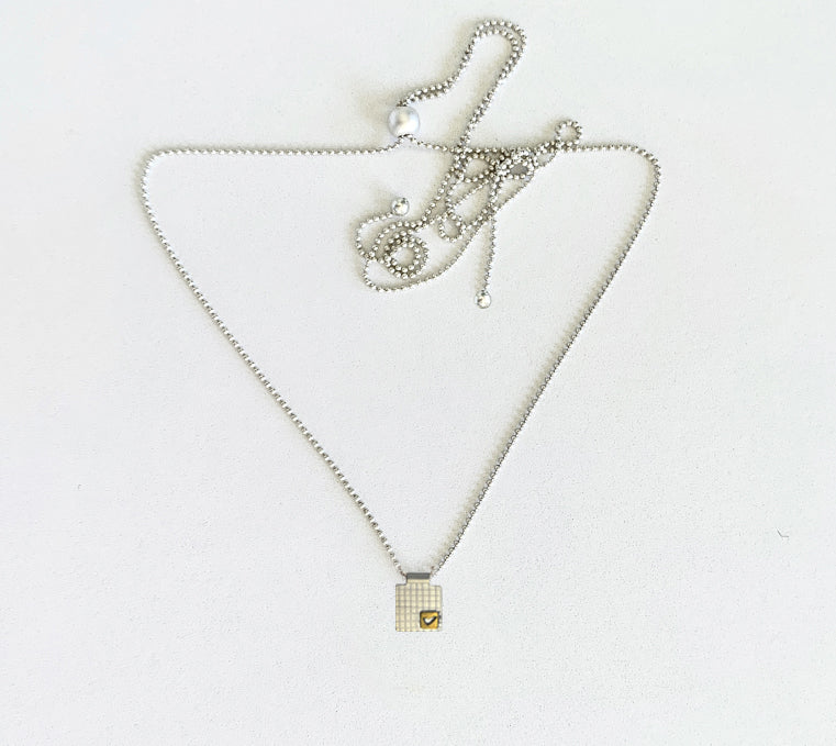 Square Gridded Heart Necklace (Nk110)